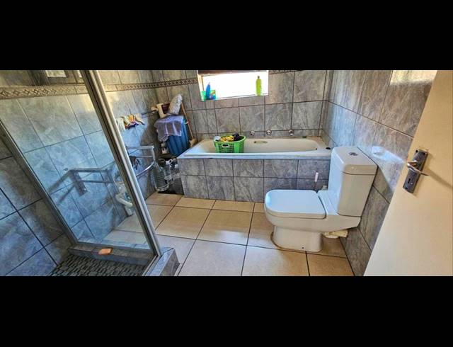 3 BEDROOM TOWNHOUSE FOR SALE IN SOUTH CREST